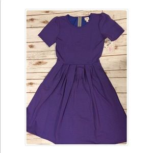 LulaRoe Amelia size large